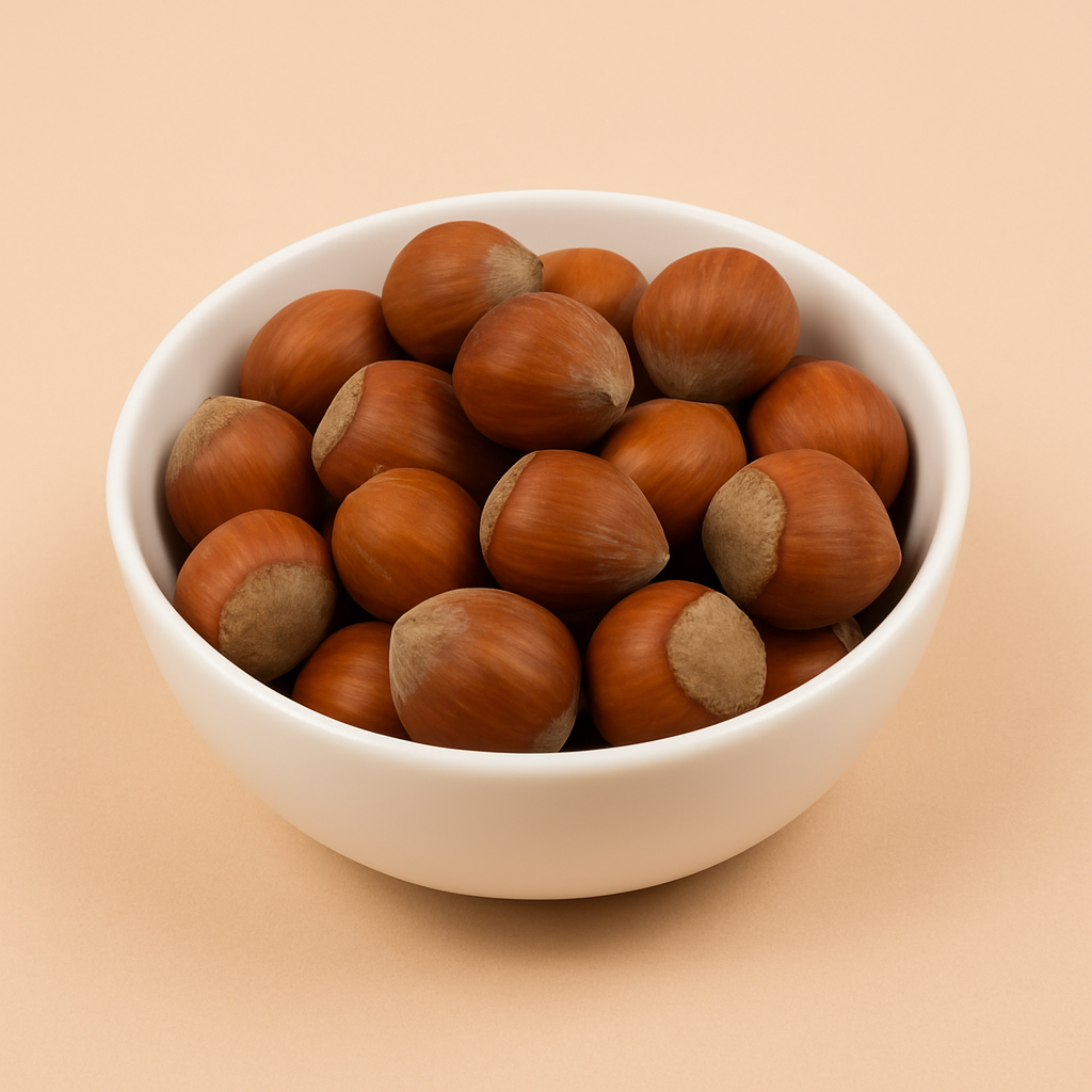 Haselnüsse in der Schale